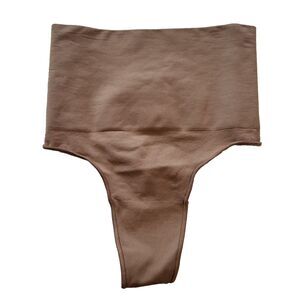 NEW SKIMS Dark Beige Thong Size S/M Core Control Slimming Shapewear SH-THG-0108
